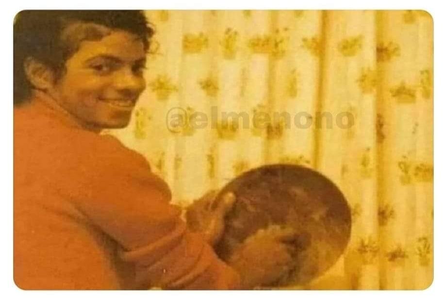 F_Rodriguez00's tweet photo. -Yo en la casa de mis suegros haciendo lo que nunca hago en la mía 
____ https://t.co/srIAfpVwJz