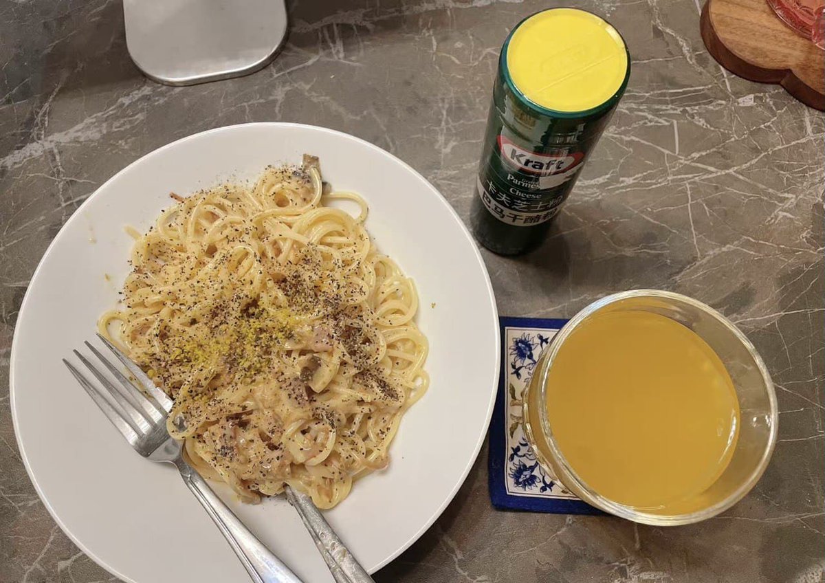 Aileen56661's tweet photo. White sauce bacon pasta with three kinds of cheese, super easy and delicious, to grow fat😂😂Does anyone else love cheese and pasta as much as I do?
#gourmet #cheese #blackpepper #spaghetti #happy #bodymanagement #indowestern #kraft https://t.co/KncgptOgaO