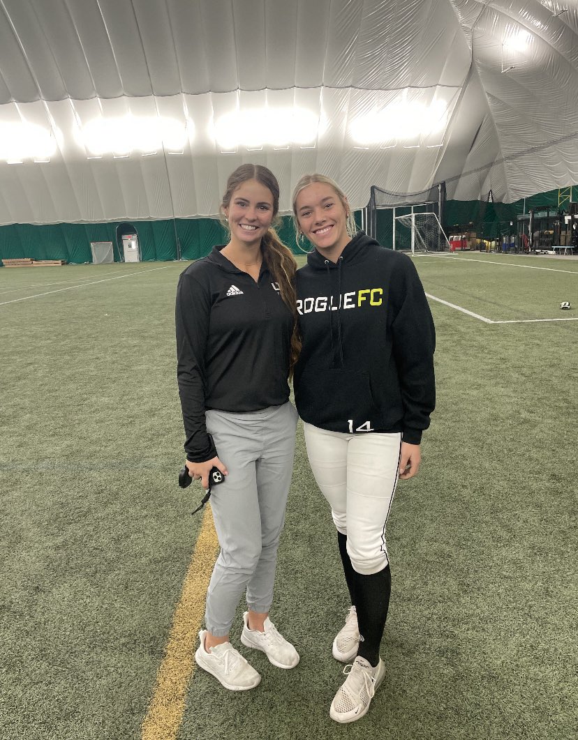 paytonsmith0014's tweet photo. Enjoyed my time with @UVUSoftball this weekend. Thank you to the players, @coachCThomson, @alliejo27 and, @sammduran28. https://t.co/8OxRj0YDhK