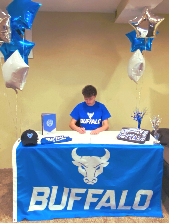 GenselMatt's tweet photo. I am excited to announce my signing with the University of Buffalo to run with the @UB_XCTF Team!
@CoachWitz @UBAthletics https://t.co/t9FwMdn4ug