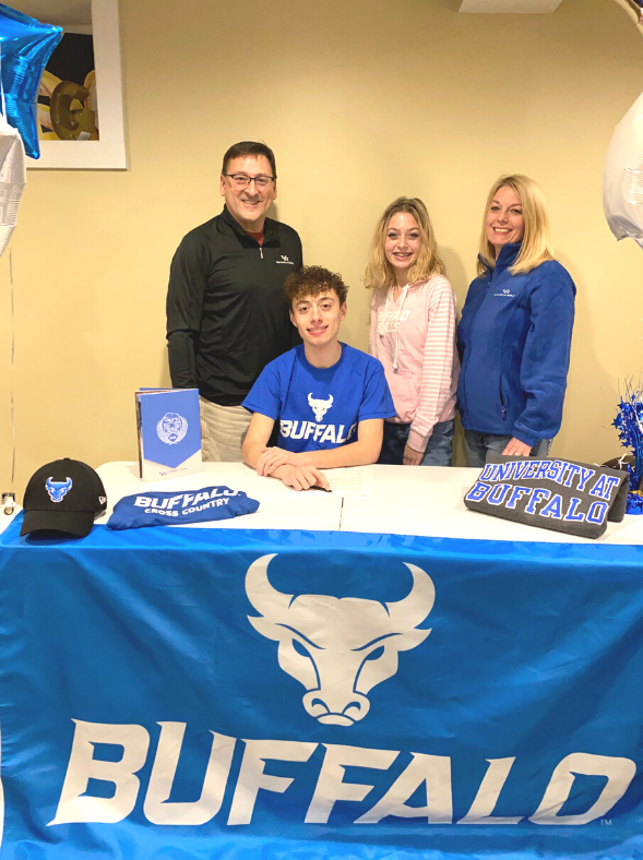 GenselMatt's tweet photo. I am excited to announce my signing with the University of Buffalo to run with the @UB_XCTF Team!
@CoachWitz @UBAthletics https://t.co/t9FwMdn4ug