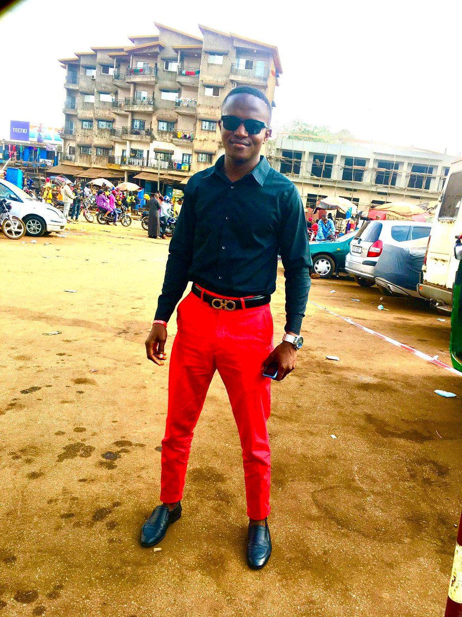 La couleure noire ne définie pas seulement l'obscurité.
Jeune pour jeune