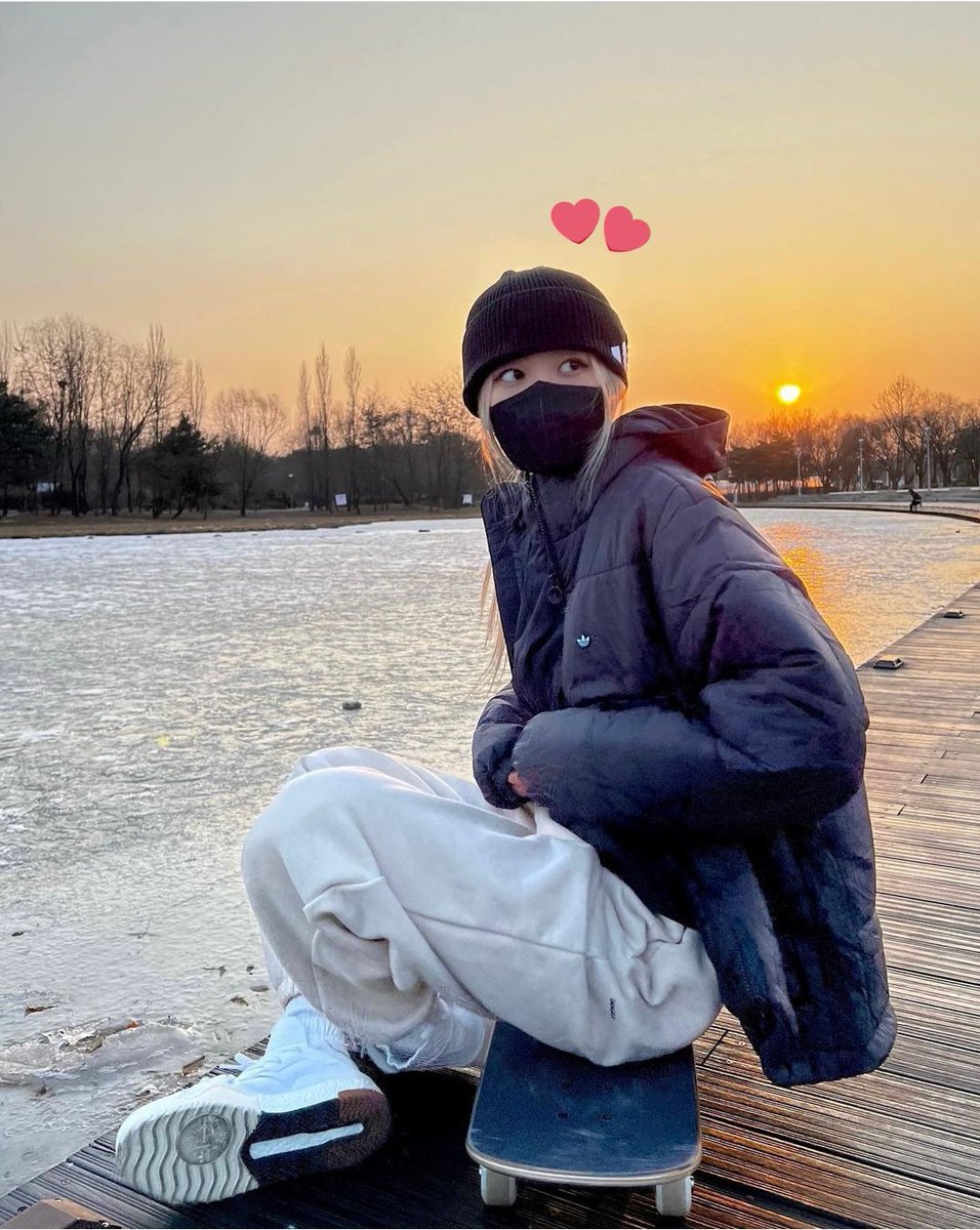 we love baby 
 #RespectROSÉ #NoToBodyShaming