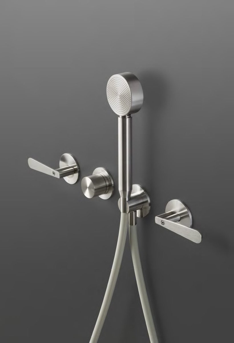 emptystudio's tweet image. Pure elegance. Perfect wellness. Hand-shower and bathtub wall set. Selected high-quality bathroom and kitchen fittings by Emptystudio. 

emptystudio.com

#bathtime #minimalist #bathroomdecor #design #interior #interiordesign