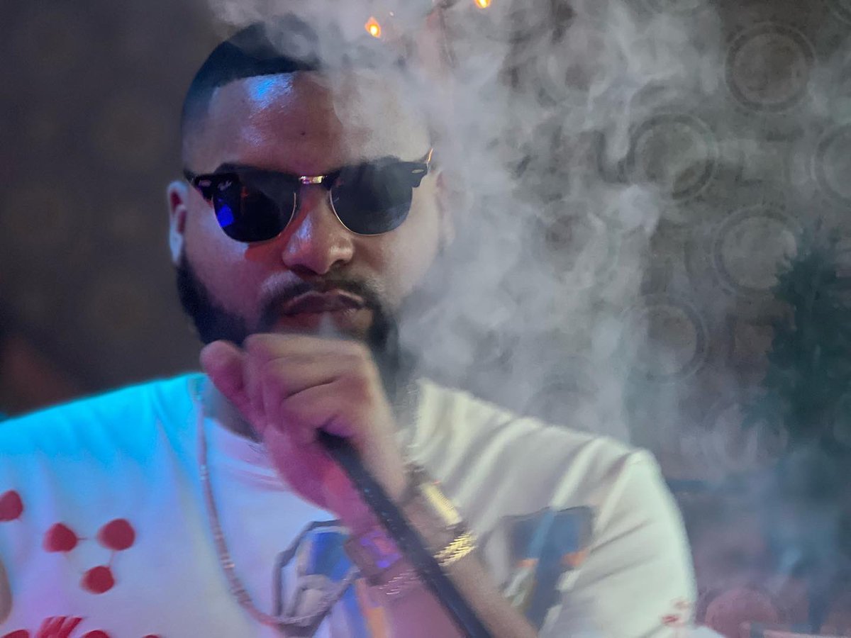 y3loading's tweet image. Legend