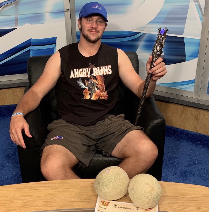 This motherfucker  🍈 🍈