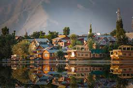 RisingBharat_'s tweet photo. #GoodGovernanceIndex: #Srinagar ranks first in Public #Infrastructure and Utilities #sector
Srinagar District has scored 0.944 points,ranked first in #DistrictGoodGovernanceIndex.
It also ranked in top 5 districts in Composite GGI in #Kashmir Division with a score of 5.313 points https://t.co/PvE5EkLuOl