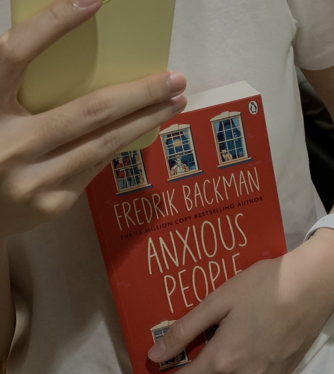 withprymn's tweet photo. ไม่แปลกใจว่าทำไม anxious people เป็น the 13 million copy bestselling author อ่านเพลินมาก วันเดียวอ่านไป 123 หน้า https://t.co/4pZ3J4GbqW