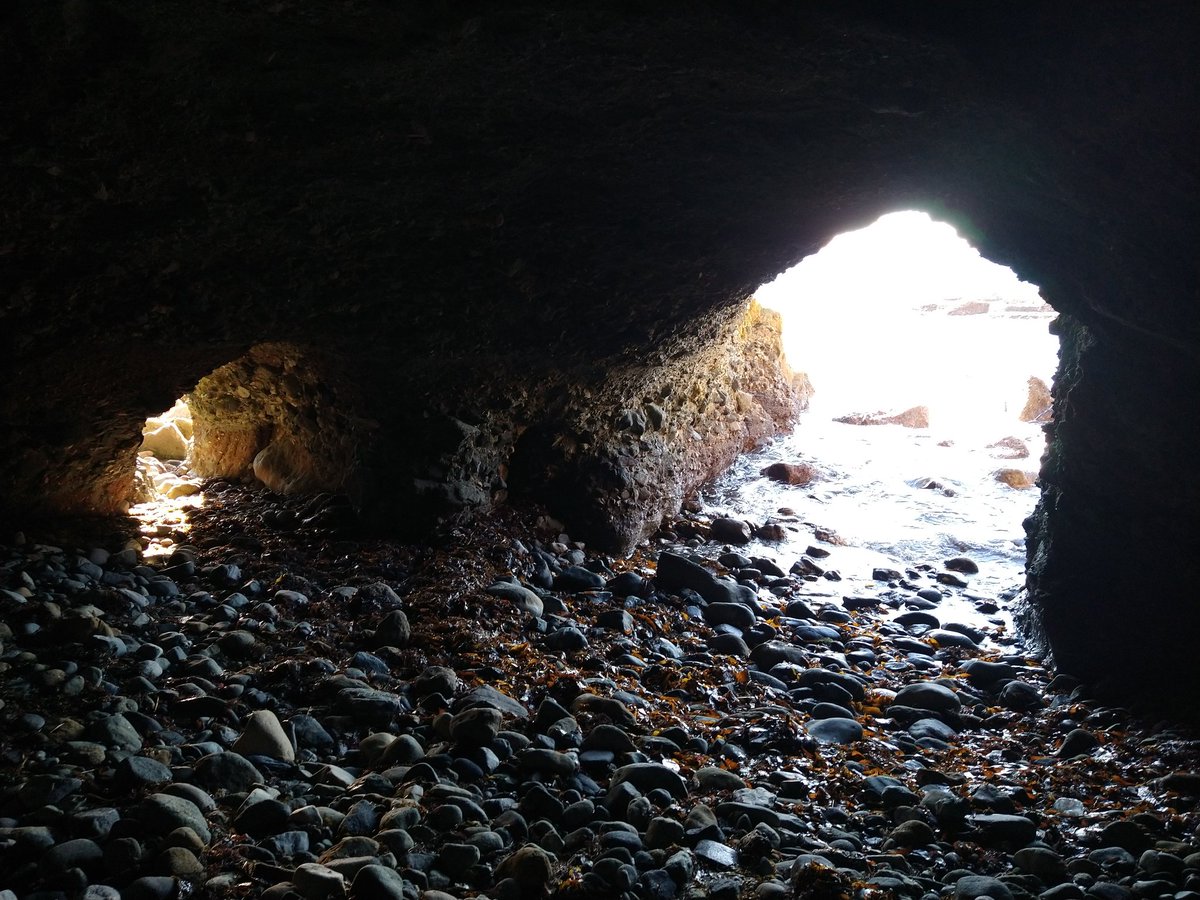 johnnykelphead's tweet photo. #ocean cave at Dana Point #tidalZone I think a pirate buried some #gold #treasure in there. https://t.co/WFAvIuIhFE