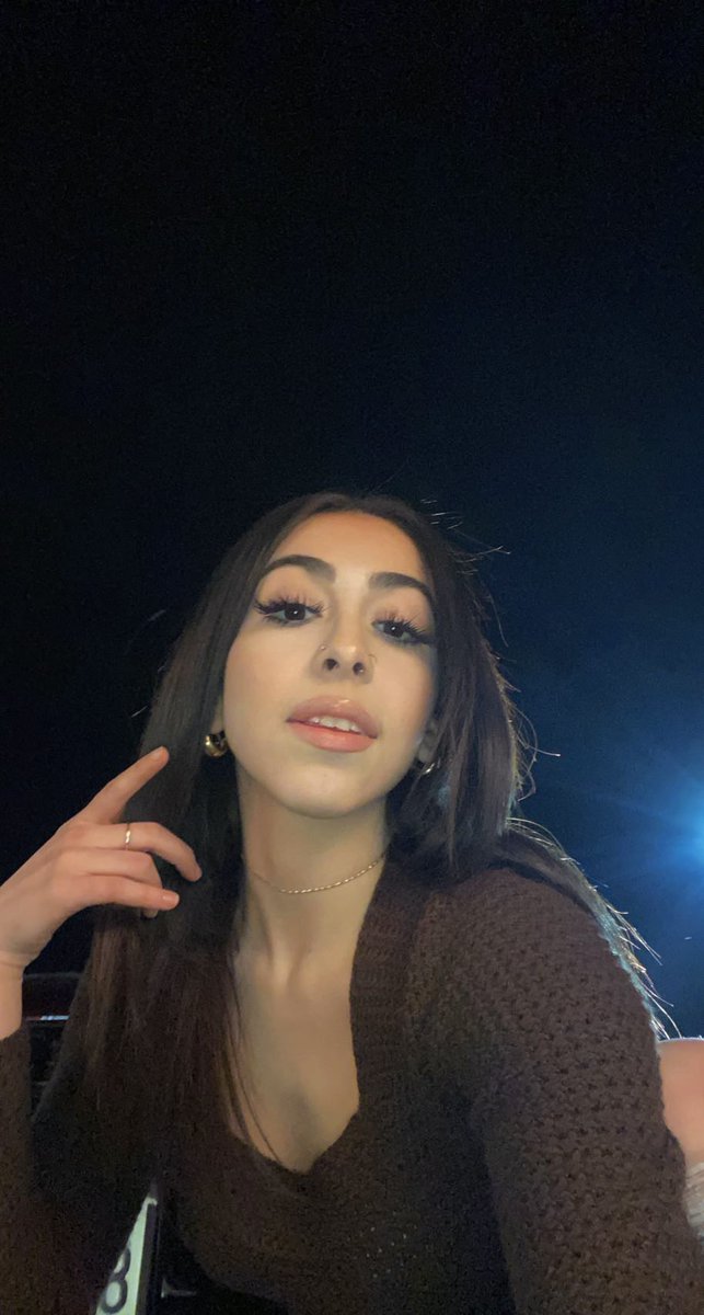 Lexmm11's tweet photo. Late nights flics📸 https://t.co/DLfCofKsVK