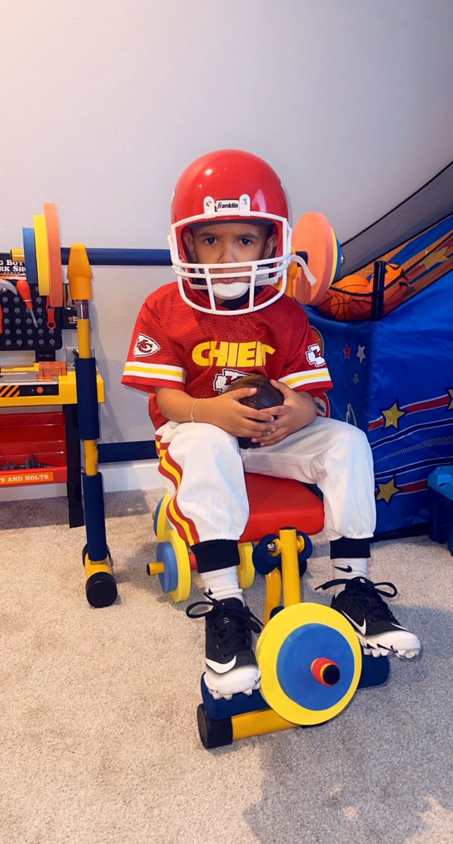 MarkyJr83's tweet photo. Your #1 fan‼️ #OneTeamOneVision  @PatrickMahomes @Chiefs https://t.co/b84NGByowK