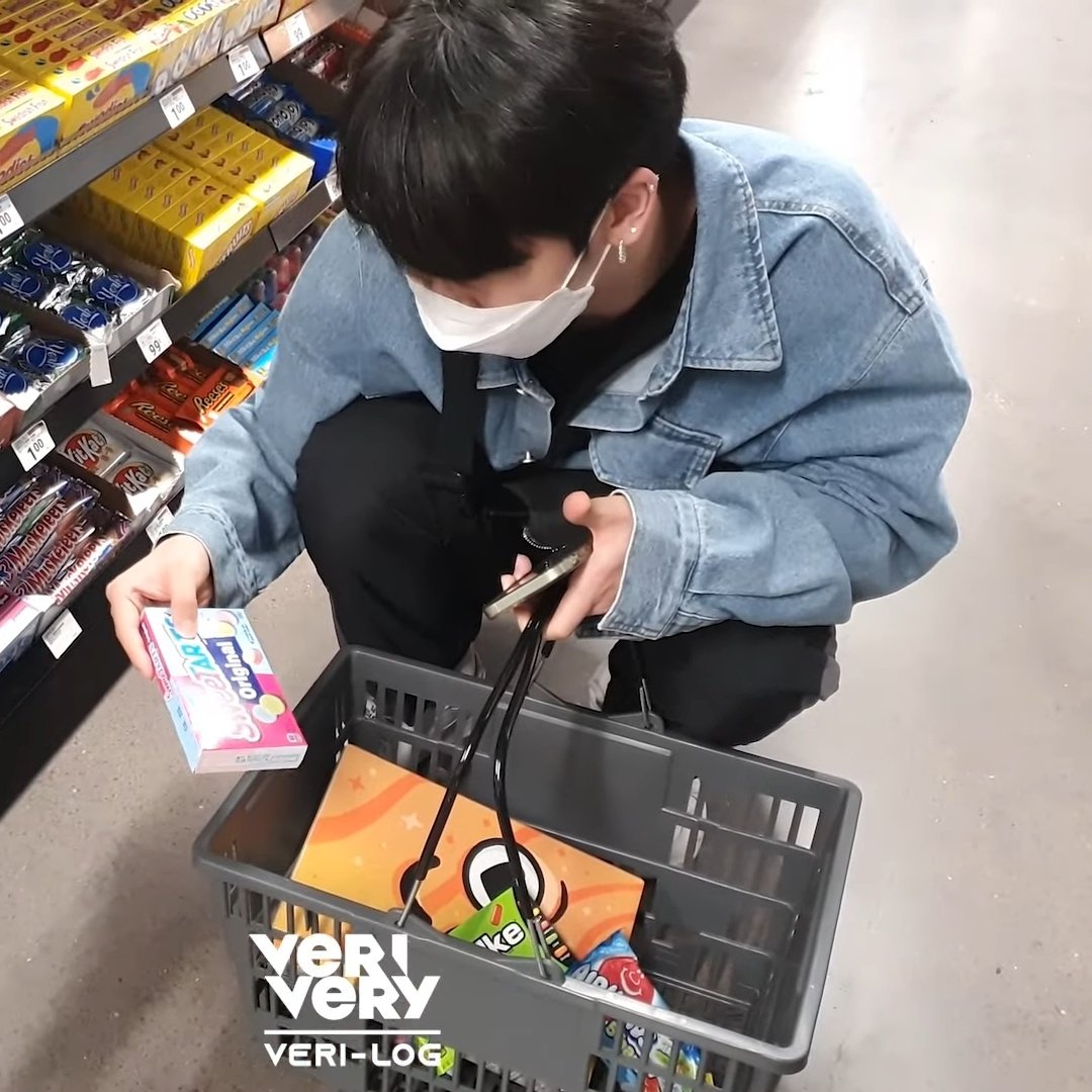 archivebhy's tweet photo. just tiny hoyoung things https://t.co/KpVED2S0PY