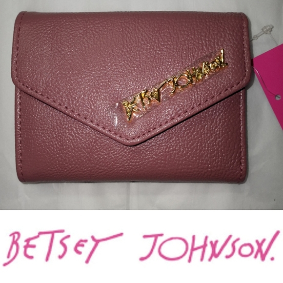 Bindi_BlindDog's tweet photo. So good I had to share! Check out all the items I'm loving on @Poshmarkapp from @Britany82060809 #poshmark #fashion #style #shopmycloset #bcbgeneration #betseyjohnson #lafayette148newyork: https://t.co/cLsxdKXdtM https://t.co/w3iTr9iPPM