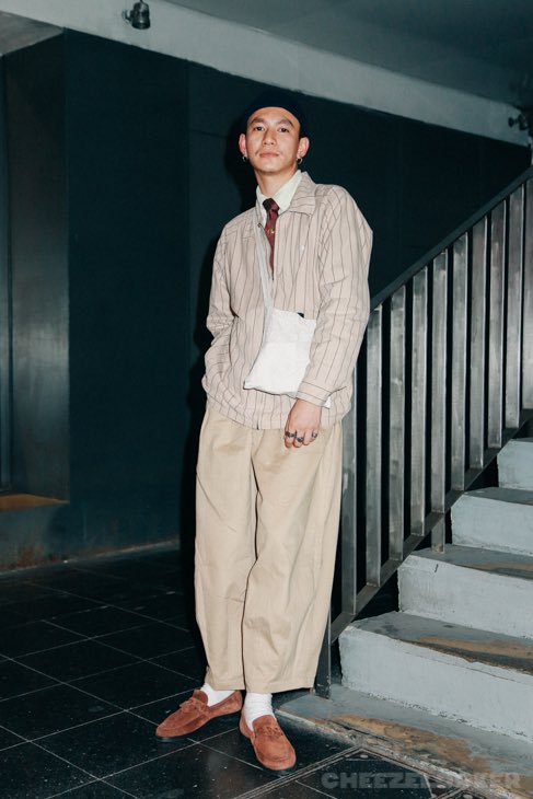 CheezeLooker's tweet photo. Elf Maneerat
IG: @elf_maneerat
Occupation: Freelance
Jacket: Woolrich
Pants: @boysintheciii
Shoes: Kenzo #ChzStreetStyle #streetfashion #Throwback #LookerStreetStyle https://t.co/jYxLAQuOEK