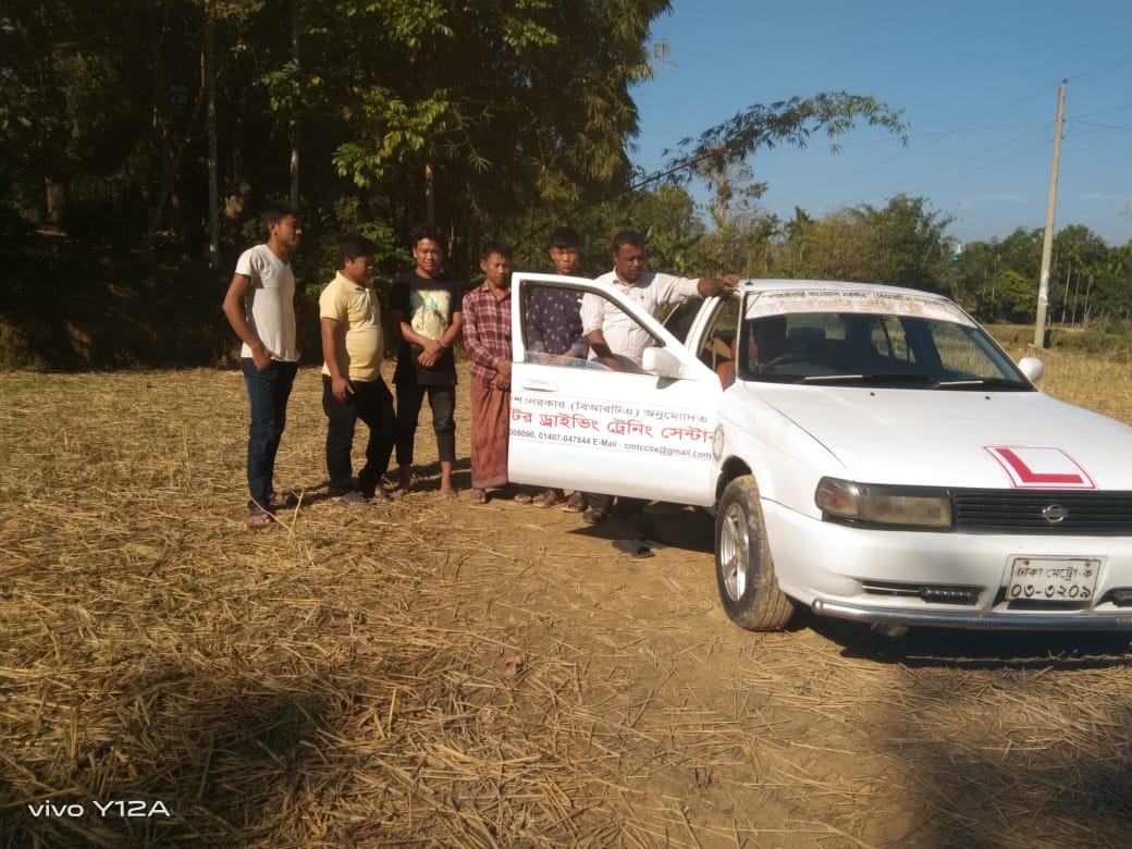 ICRC_bd's tweet photo. Our Vocational Training Programme is supporting 19 unemployed youths in Cox's Bazar #Bangladesh to learn driving and acquire professional driver’s license. With the driving skill and license, they can find jobs and support the livelihood of their families. https://t.co/MM3czwcoAq