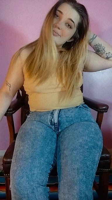 A bad chick 🐣 https://t.co/pap7BCtQOD