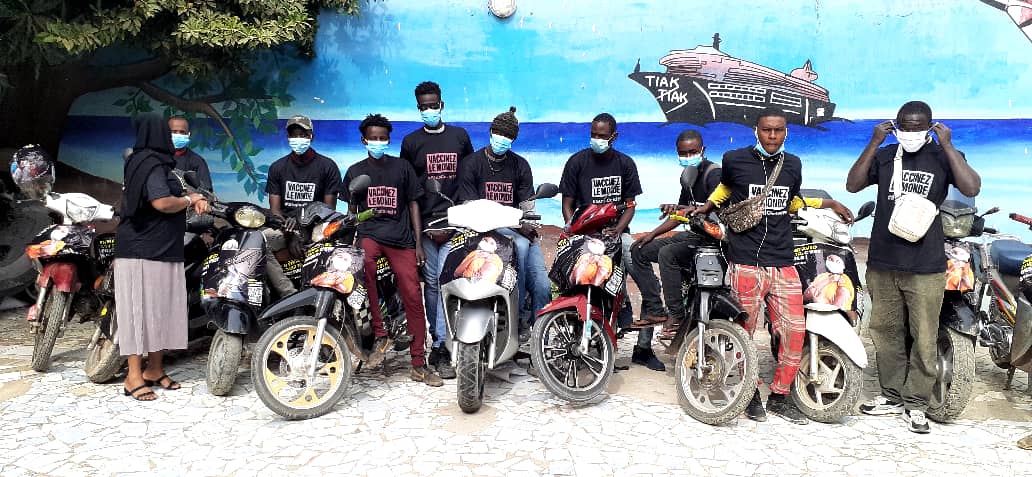 Assodesire's tweet photo. #GlobalWeekOfAction to end the pandemic everywhere...
Here in #Dakar, #Senegal
@oneenafrique
 
@ONEinAfrica
 
@ONECampaign
 
@edwindaniels1
 
@TcMOG
 
@David_McNair https://t.co/XNaEgh62vu
