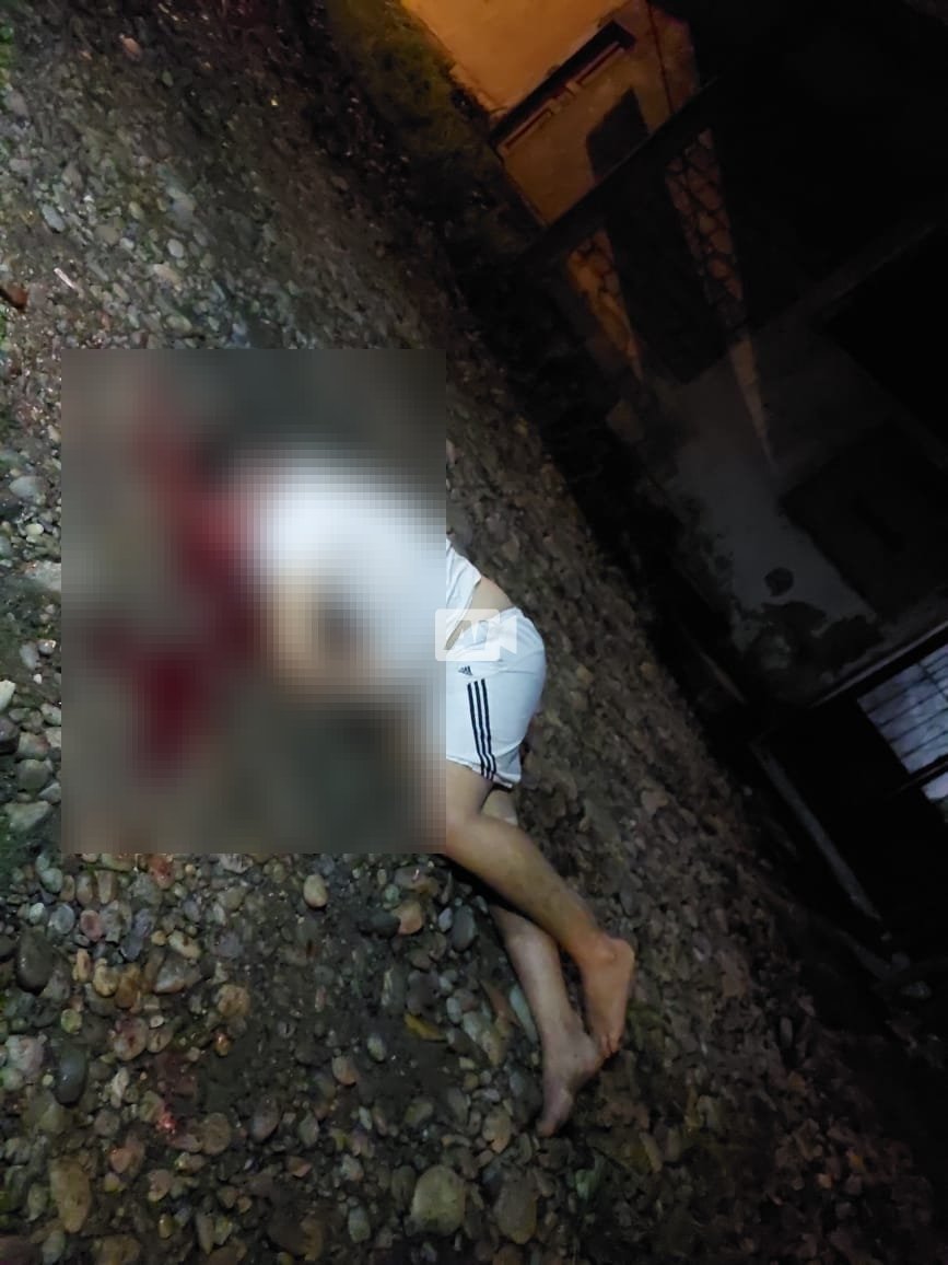 🔴 #URGENTE | ¡Nuevo hecho de sangre!.

Hace pocos minutos 6 personas son asesinadas al estilo sicariato en el cantón #LagoAgrio, provincia de Sucumbios. Los cuerpos permanecen en la calle, mientras medicina legal realiza el levantamiento de los mismos. 

Noticia en desarrollo...