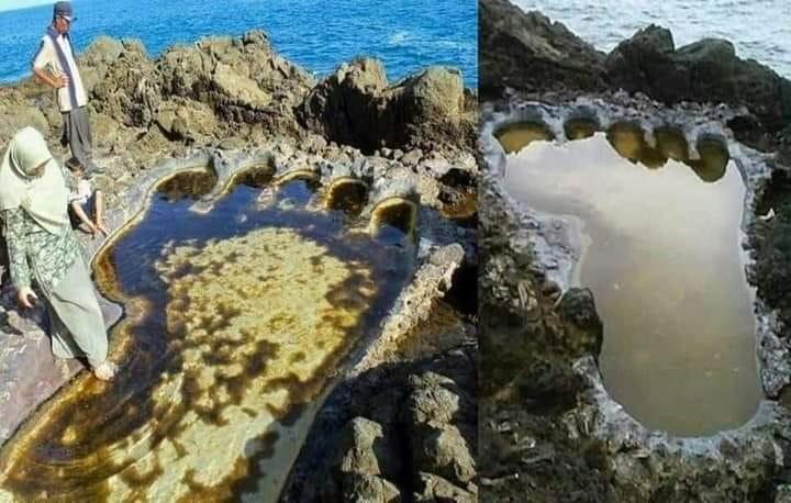 GalacticJack's tweet photo. Believe it or not, there are giant footprints in Tapaktuan
6 meters long!
Nature sometimes holds mysteries, as in Tapaktuan, in So. Aceh. On a rock overflowing the open sea, there is a giant footprint. The city is located about 440 kilometers from the capital of Aceh, Indonesia🇮🇩 https://t.co/MvGh9UBfrn