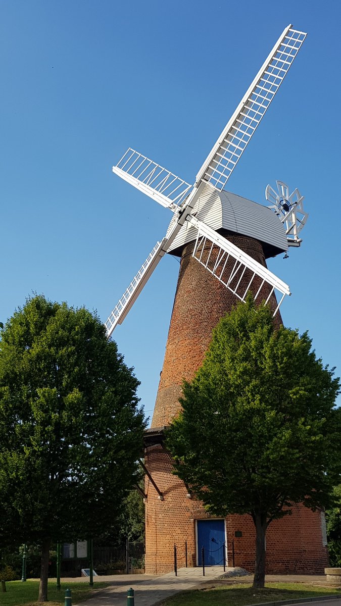 RochfordDC's tweet photo. Are you a local artist that is looking for an exhibition space to display your artwork?

We are offering you the opportunity to promote your work at the famous Rayleigh Windmill!

Click here for more info: https://t.co/hgcjSy7F1u

The deadline is 10am on Monday 7th February. https://t.co/tOt6eJAwQc