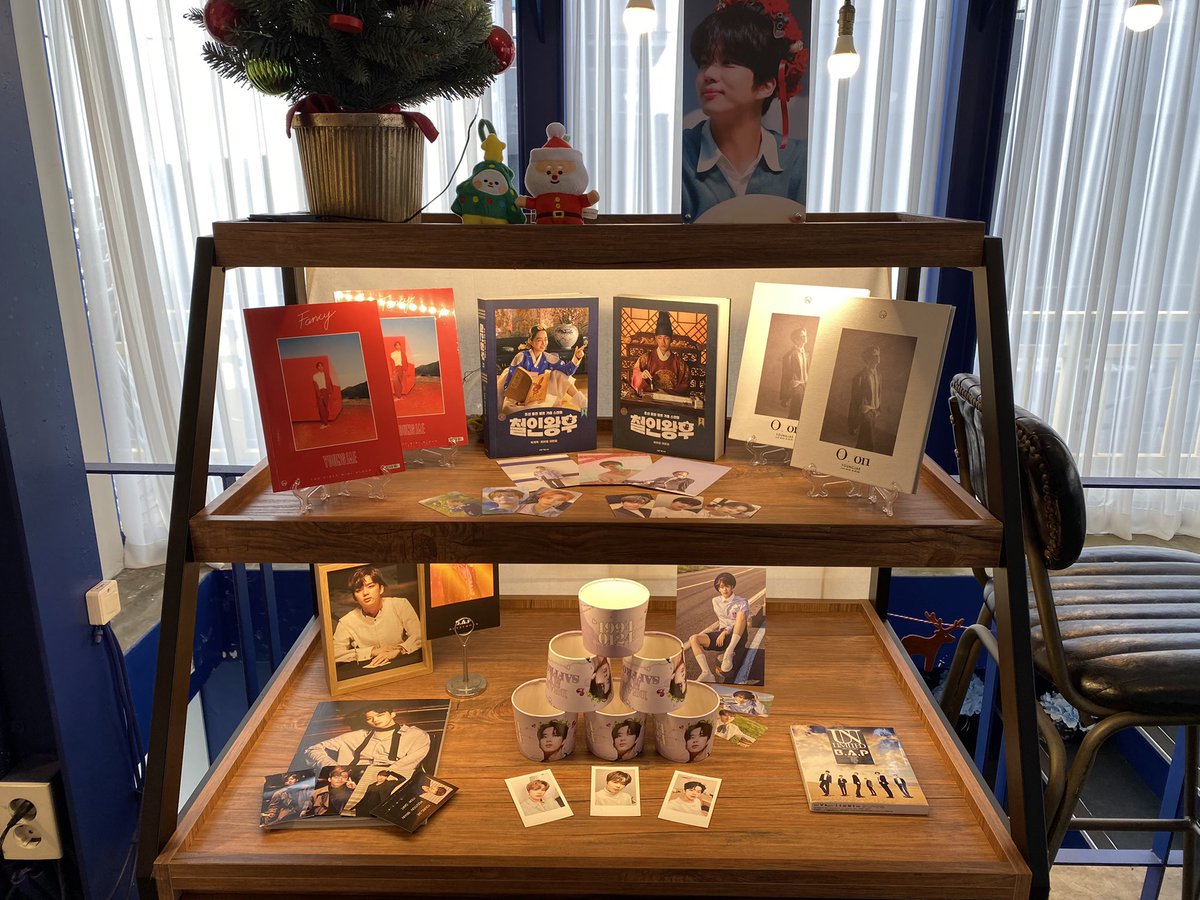 hibi_scus628's tweet photo. #영재라는_행복이_피는_날
#Blooming_in_January
카페 너무너무 이쁩니다. 
포토존까지 만들어주셔서 감사해요 🙇🏻 https://t.co/7rMEShk5HW