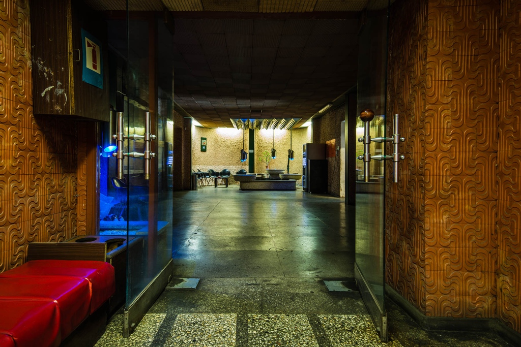 A hallway from administrative section to a production department.

Unpublished #archive #photographs from my LDPE (Low-density polyethylene) #project about #plastic waste #recycling processes and people behind them.