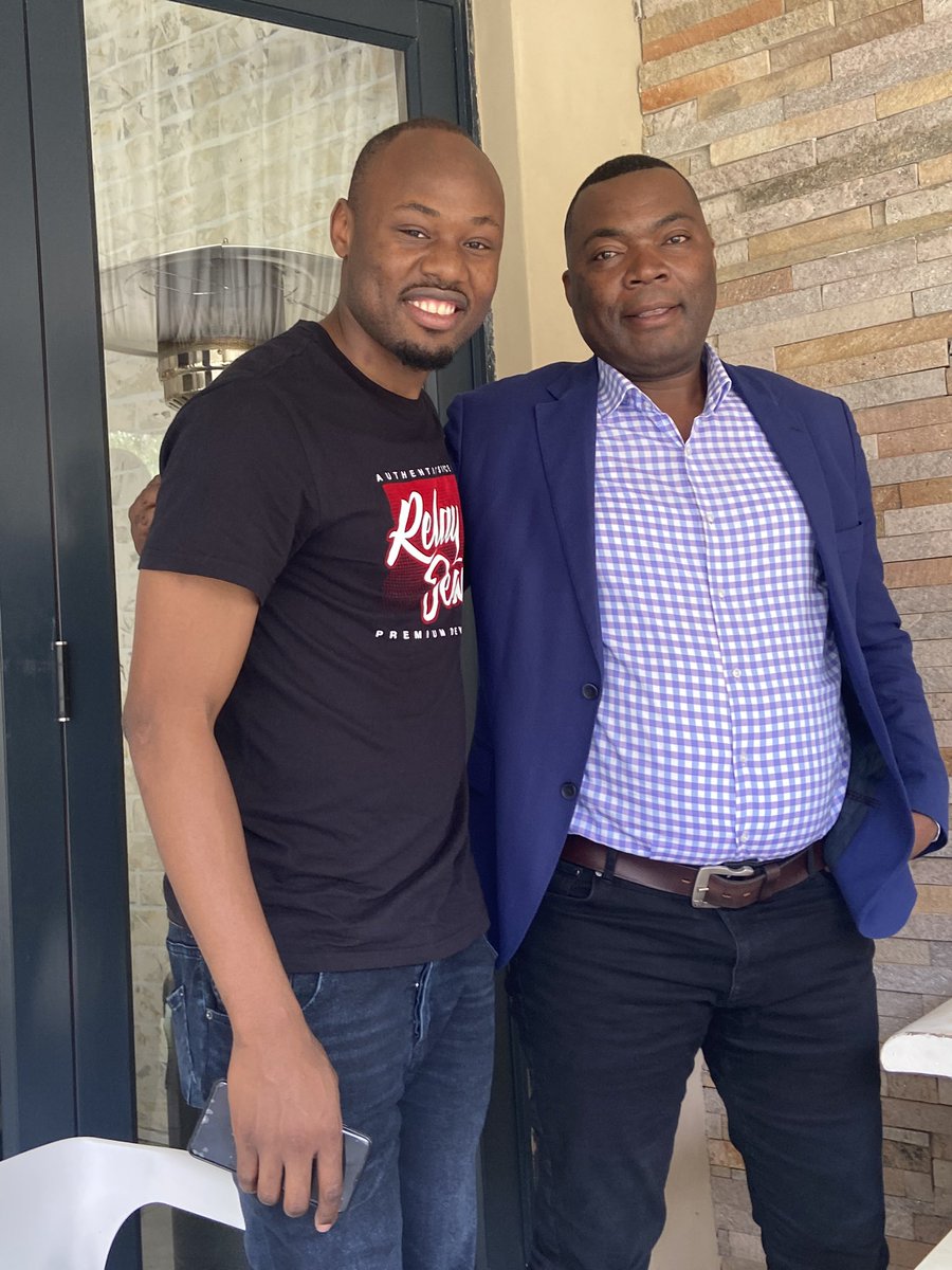 BowmanLusambo's tweet photo. Bumped into 2012 AFCON hero Stophilla #Sunzu in Lusaka. He remains a very important part of our collective history as a nation. https://t.co/eedHROXPyE