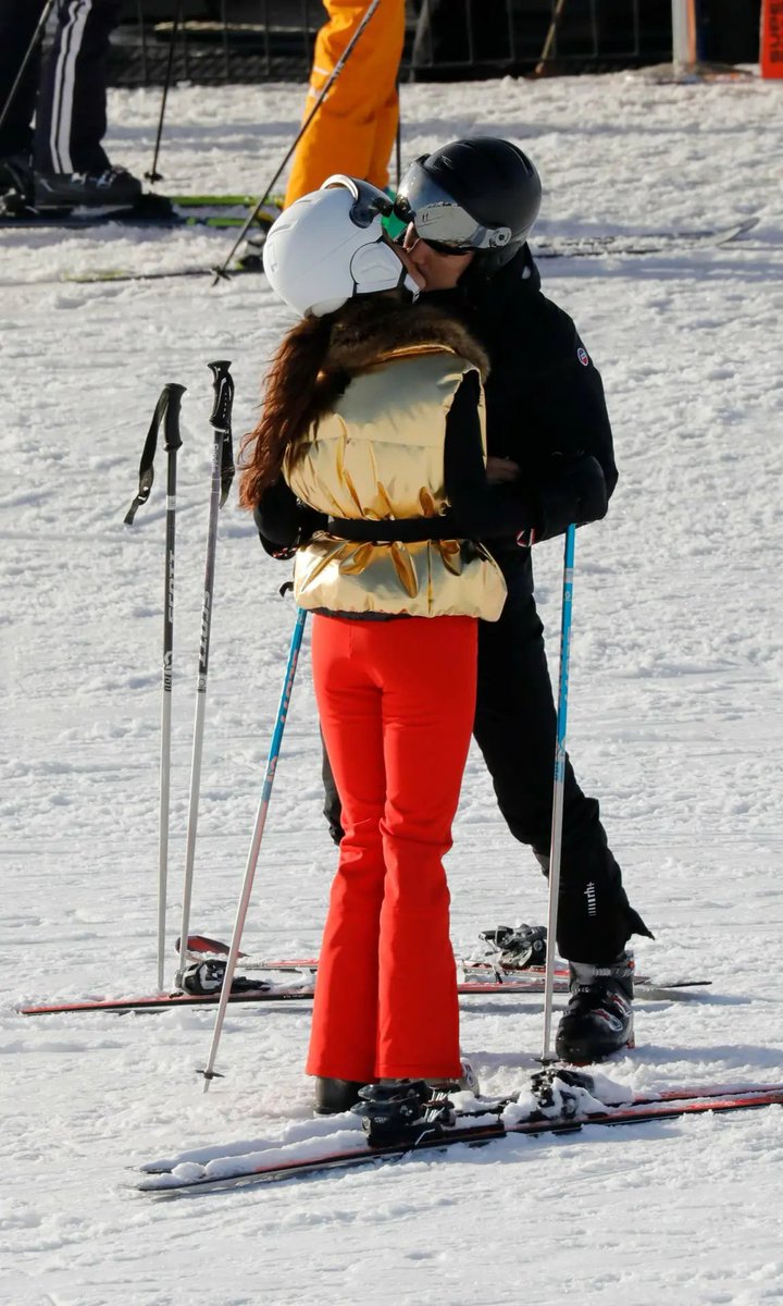 January 20 - Enjoying Holidays in Baqueira Beret. maria-pedraza.org/2022/01/24/jan… #MariaPedraza #AlexGonzalez