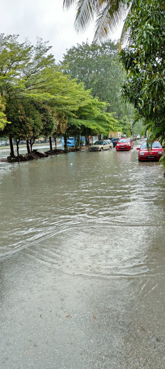 A02875656's tweet photo. Sri Muda Shah Alam .....after rain today https://t.co/SuhlEST9Ln