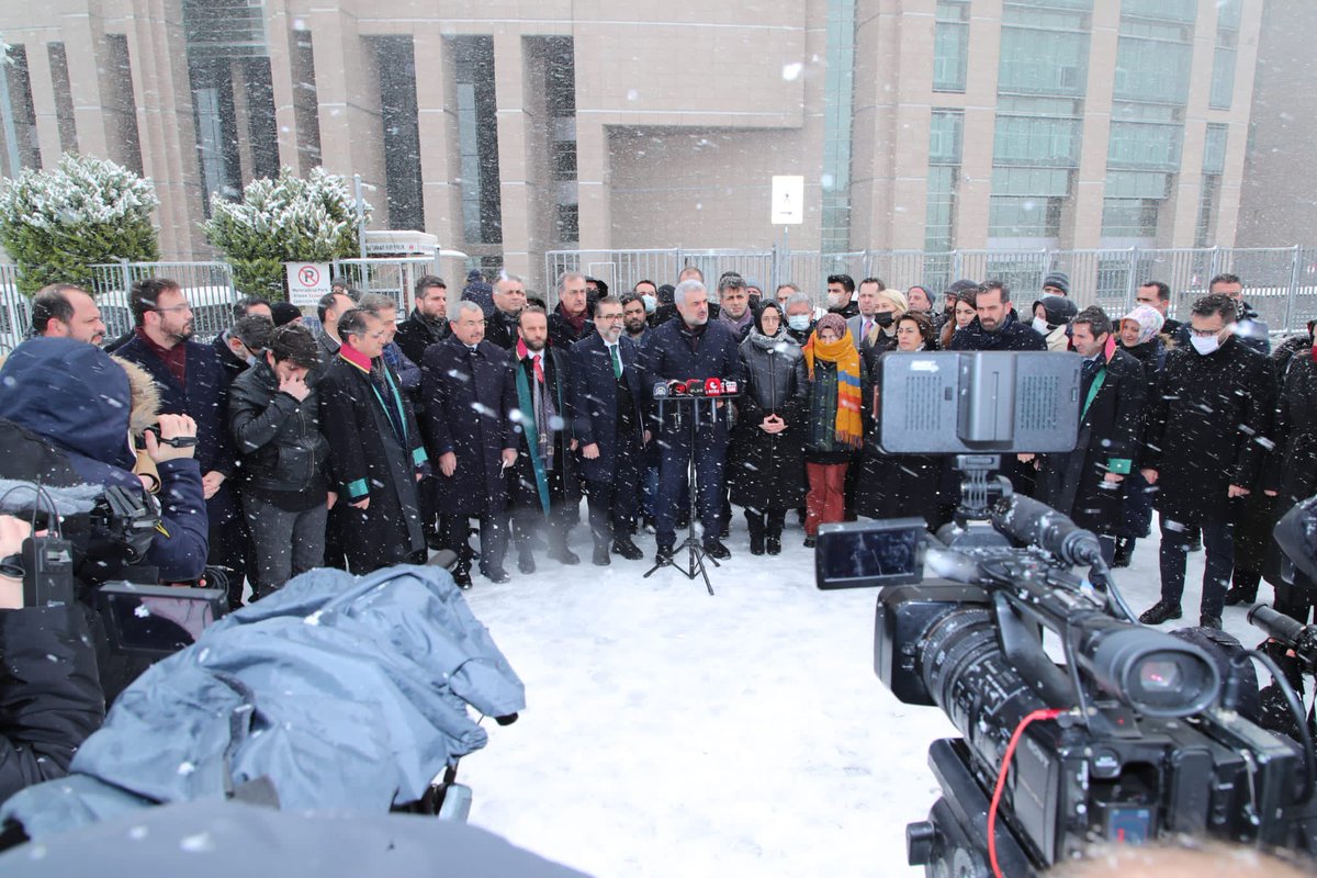 Devletimizin en yüksek makamı olan Cumhurbaşkanlığı makamı ve milletimizin oylarıyla seçilen Cumhurbaşkanımız'a yönelik; Sedef Kabaş, Engin Özkoç ve Aykut Erdoğdu’nun çirkin ifadeleri karşısında sessiz kalamazdık.