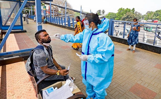 ndtv's tweet photo. India's Omicron Wave May Intensify In Coming Weeks, Say Experts https://t.co/F9ZKfpieCP https://t.co/IhgwLOljlE