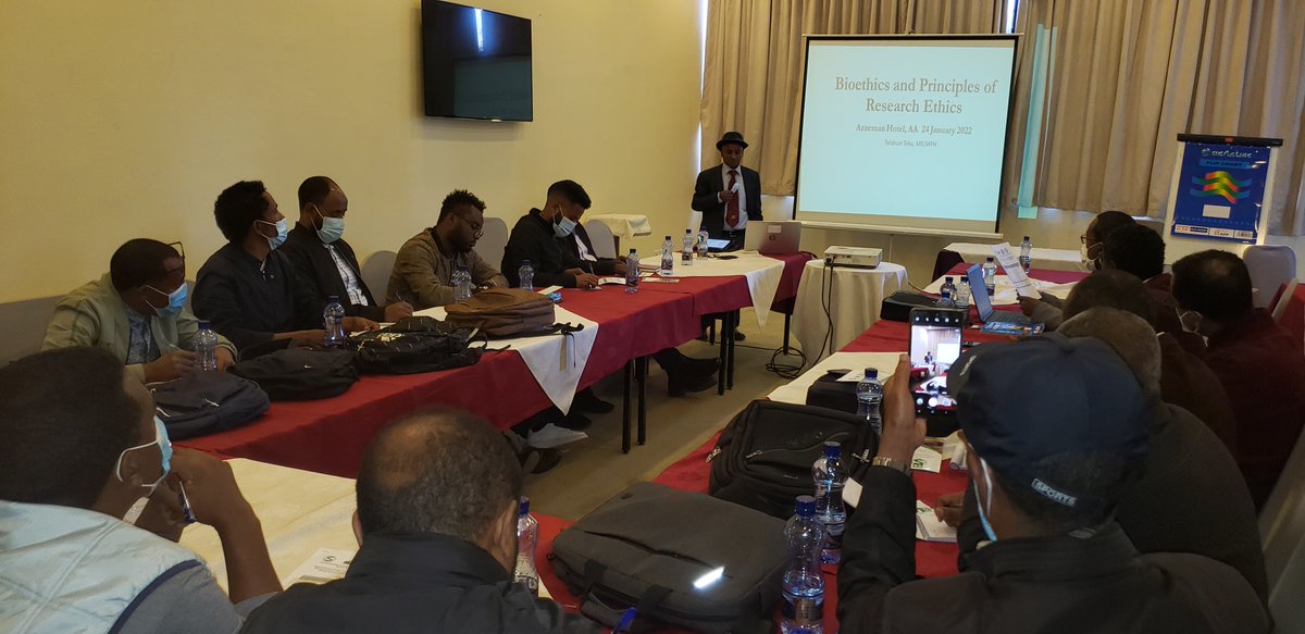 OSSREA's tweet photo. Prof. Telahun Teka presenting about the history and origin of Bioethics. He emphasised that following the principles of research ethics (#Authonomy, #Beneficence, #Justice, #NonMaleficence) is very important in #human health studies.
#beatNTDs https://t.co/jEUeruM6Fu