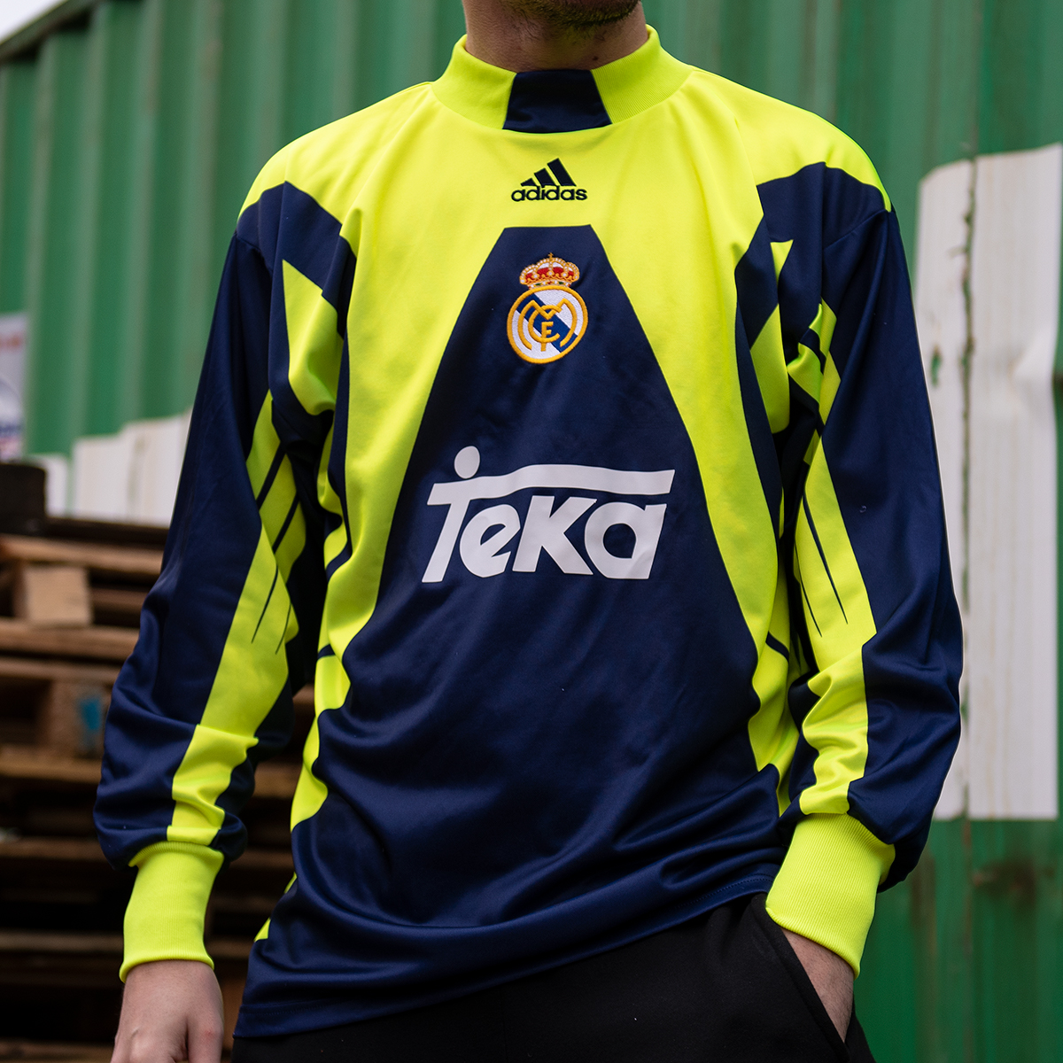 Schedule violence telescope Classic Football Shirts on Twitter: "Real Madrid 1999 Goalkeeper by Adidas  🇪🇸 Worn during Iker Casillas' debut season! Hitting the site this week 👀  https://t.co/u3TXkJov6S" / Twitter