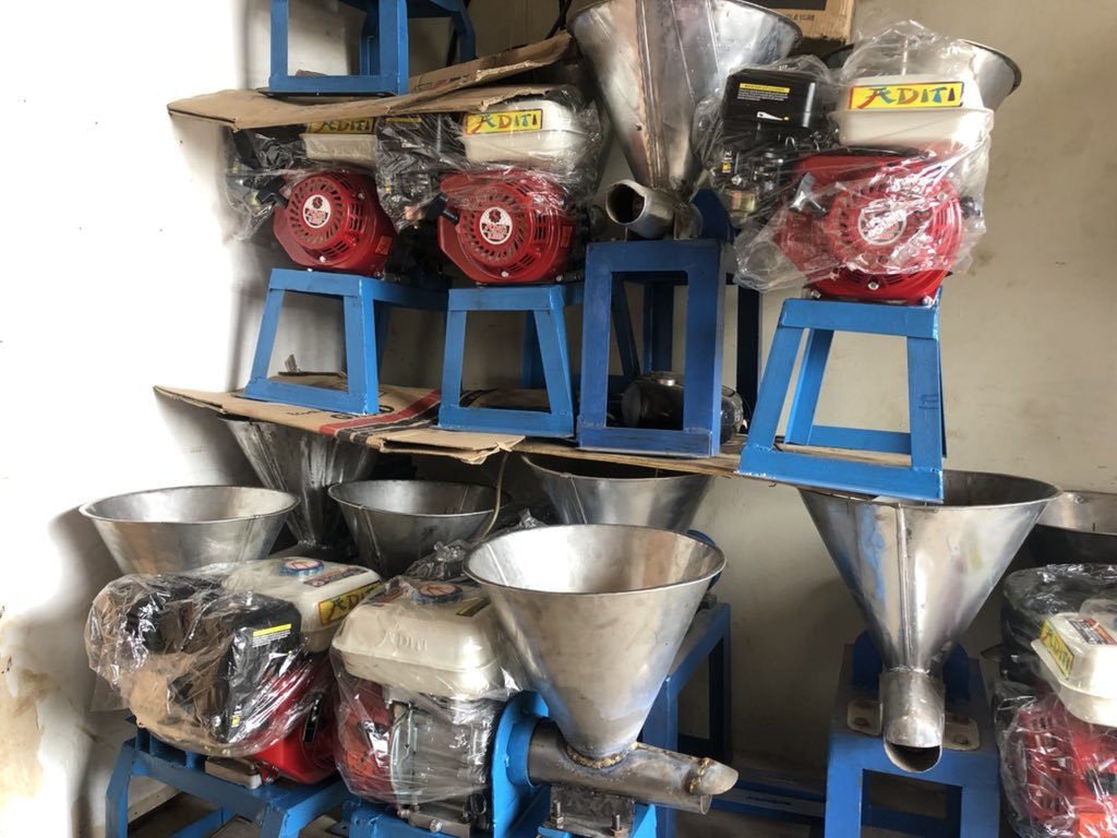 dandanrooney's tweet photo. Fufu pounding machines on sell we do delivery across the country 0245984052 or 0247031593 https://t.co/8jxHUdiQNn