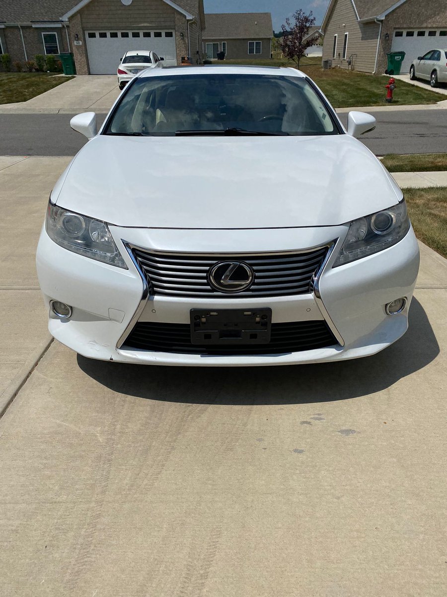 Pinhawk's tweet image. Lexus: ES 350  2013 model
Mileage: 140k
From: USA
Location: ikotun, Lagos 
Condition: Direct Tokunbo, buy and drive 
Price: 10,000,000
#AbujaTwitterCommunity #lagos4lagos #Lexus #TrafficUpdate