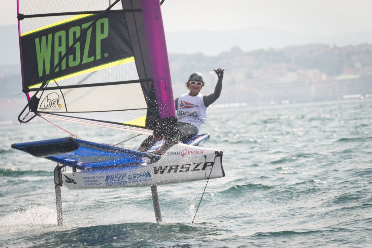 RegataBarcolana's tweet image. Pronti per affrontare la settimana? Noi ci mettiamo tutta la carica del volo degli #waszp made by #BarcolanaFun Siram Veolia! 😎😎
#mondaymotivation