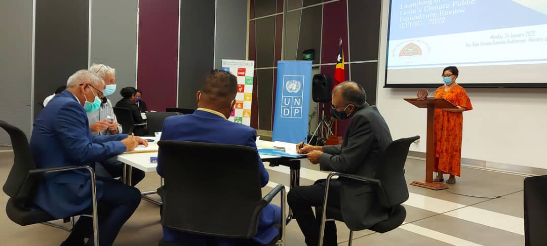 UNTimorLeste's tweet photo. Govt, #UN, and partners launched #TimorLeste’s Climate Public Expenditure and Institutional Review (#CPEIR) at the Ministry of Finance. The report examines climate public spending and recommends measures to strengthen #ClimateChange mitigation and adaption. https://t.co/7lA5oDmJ0Q