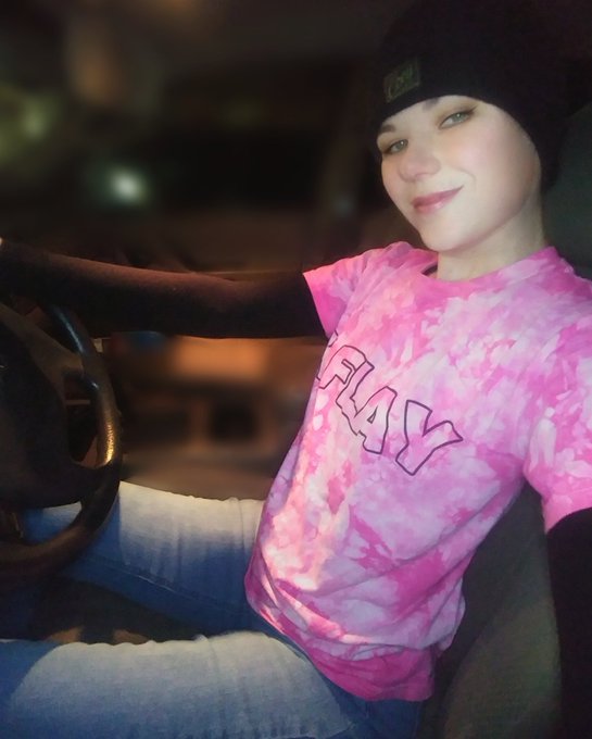 🎶Cruisin' down the street in my '64...🎶  Not really, it's a 2004 Jeep Cherokee. 😆  Email Me Here 💌: TheRealMelissaAshley@gmail<a href="/tag/magicmel"class="tags"><span>#magicmel</span></a>