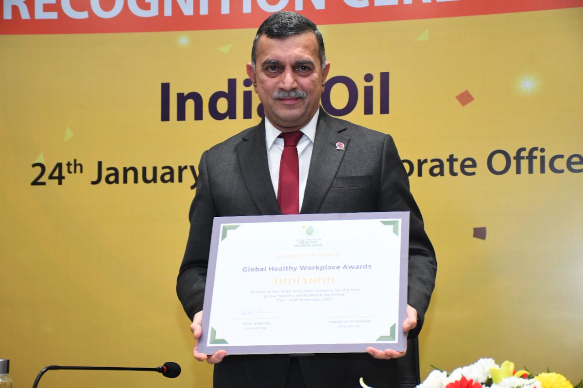 ChairmanIOCL's tweet photo. Honoured to receive the Global Healthy Workplace Award in 'Large Scale Industry' category, from Global Centre for Healthy Workplaces. #IndianOil remains committed to ensuring a healthy work environment for its employees, customers and stakeholders. https://t.co/6xILnUrOGL