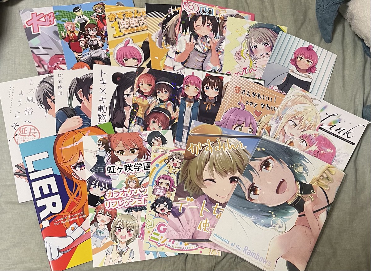大きいのは宅配でまだ届いてないけど、昨日の成果✨
いい作品が多くてホクホクですよ 