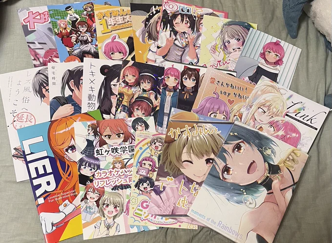 大きいのは宅配でまだ届いてないけど、昨日の成果✨
いい作品が多くてホクホクですよ 