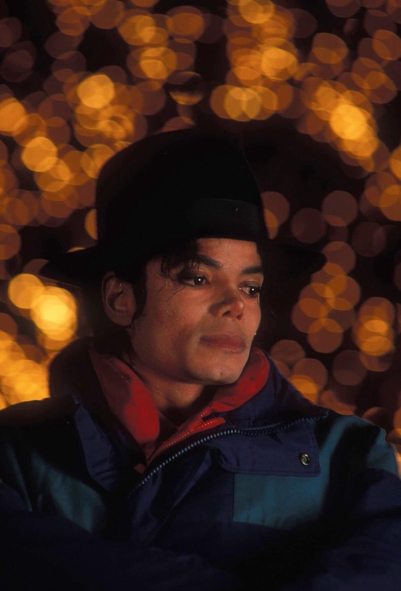 MJJCommunity's tweet photo. LOVE is our message ❤️ https://t.co/Mf2cbYOqRk