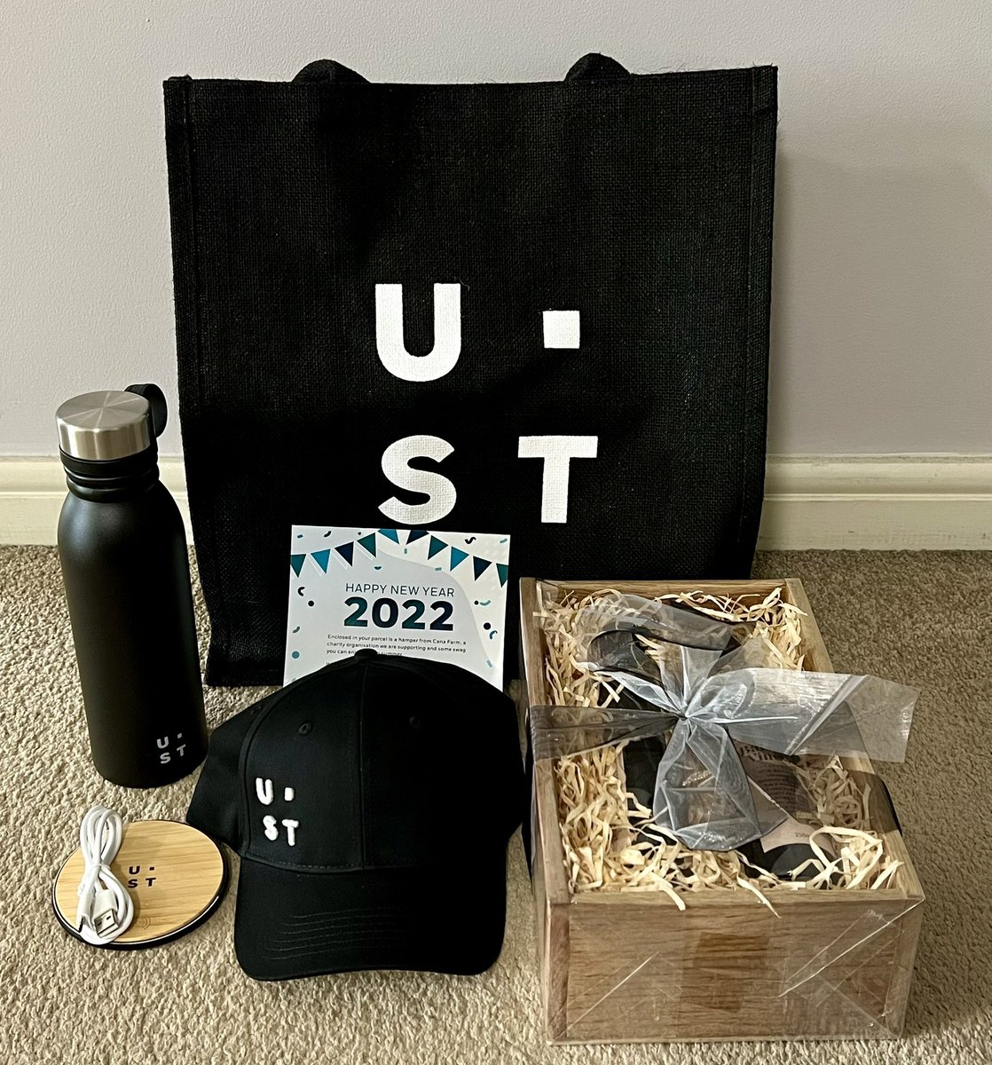 bmehta10's tweet photo. Love the #Swag that I just received from @USTglobal.
2021 was a great year for us! 

Looking forward to an exciting 2022!

Thank you @USTglobal!

#DigitalTransofrmation #Culture #CultureMatters #Gratitude https://t.co/uTtBHp1Lxo