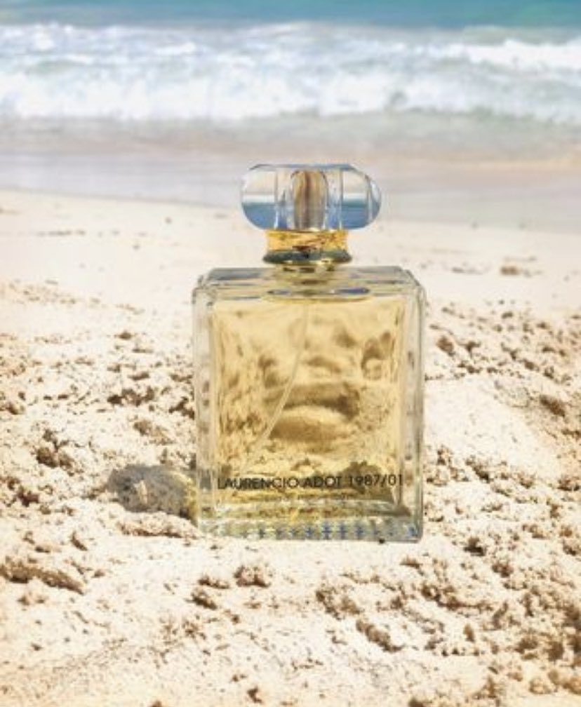 Comimparok's tweet photo. Paradise is just one beach away 🏝
@laurencioadot 🏝 #parfum 🏝 #fragrance 🏝 #aroma 🏝 #mundocomimpar 🏝 #beach 🏝 #paradise https://t.co/9uNZJQGZKi