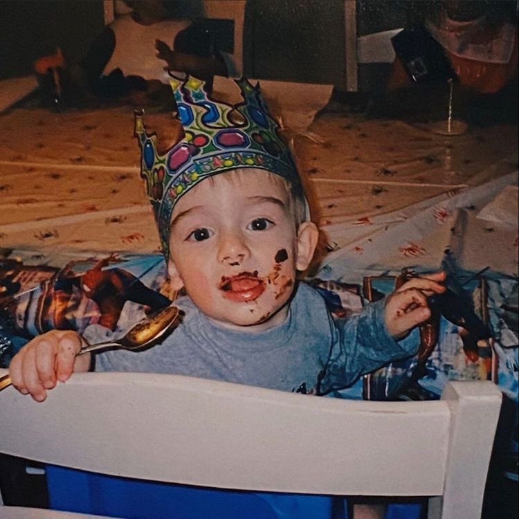 dimplewonie_'s tweet photo. Happy 19th Birthday @johnnyorlando  
#johns19thbdaybash <3 https://t.co/beHiS533km