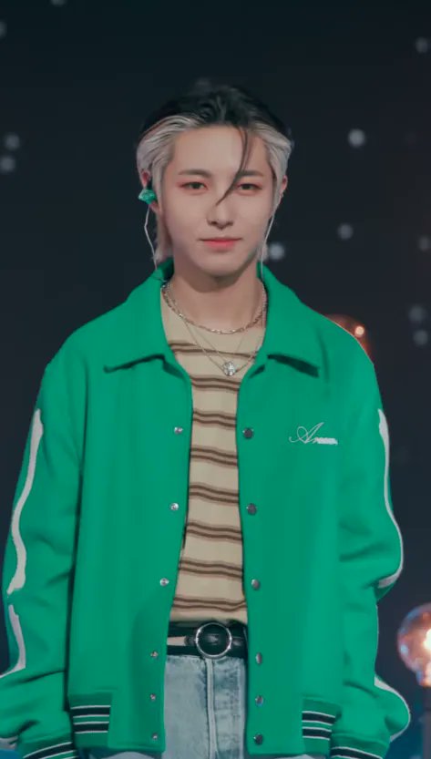 cloudyhyuckkk's tweet photo. Wahhh im still stuck in renjun two hair tone #NCTDREAM #RENJUN https://t.co/LUzK2GRynU