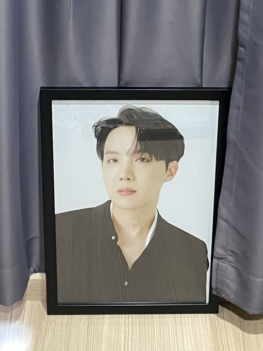 Kimhyestore's tweet photo. #ปล่อยของสะสม 
โปสเตอร์แท้เจโฮป พร้อมกรอบรูป 

350 บาท ค่าส่งคิดตามจริง (นัดรับได้) 

ปล่อยเพราะว่าจะเลิกติ่งค่ะ มีโปสเตอร์แท้เยอะมาก ใครสนใจเดมได้เลยนะคะ 

#ปล่อยของสะสม #ตลาดนัดบังทัน #ตลาดนัดของติ่ง #ของติ่ง #ตลาดนัดลํายอง #เน้นปล่อย #จองกุก #เจโฮป #BTS https://t.co/Wes7PwEeQ3