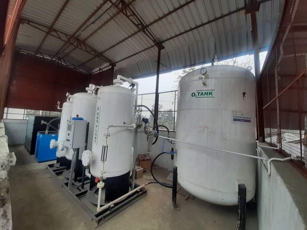 Our #COVID19 Response 2.0 in #UttarPradesh! 

Our 7th #oxygen generating plant is now functional in Kushinagar. The 600 LPM plant has been set up at the 70-bedded pre-fabricated #COVID hospital in Chhitauni. 

Keep supporting #MissionSanjeevani
oxfamindia.org/coronavirus