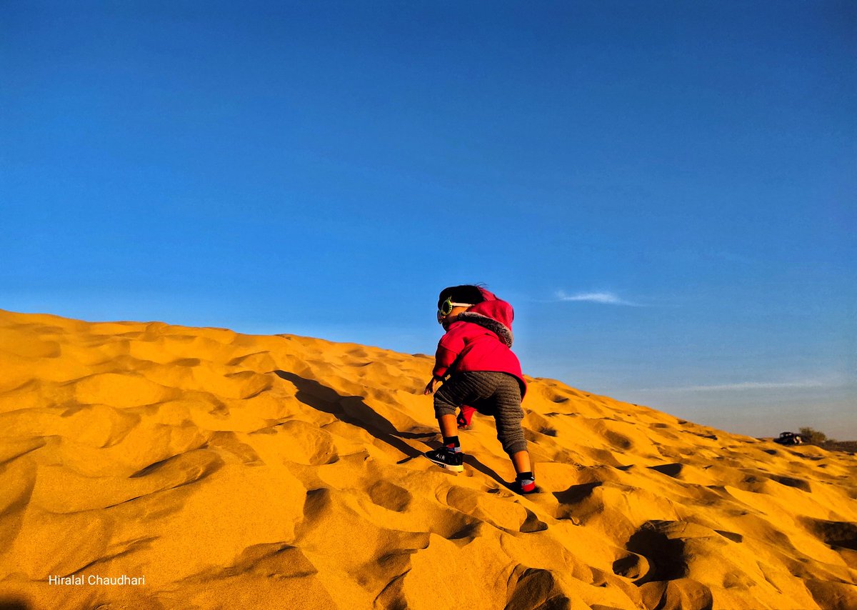 rfochaudhari's tweet photo. #NantionalGirlChildDay #thetraveller तु अ‍‌‌शीच क्षितीजे पार करावीत. 
The National Girl Child Day (NGCD) is observed annually on January 24. The day aims to focus on the inequalities faced by girls, to promote the education, health &amp; nutrition of the girl child. https://t.co/0oCX2W8oJP