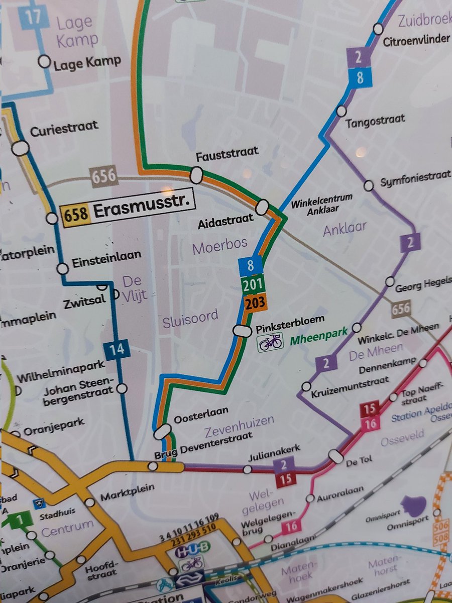 RemconS's tweet photo. @RRReisOnline Voor buslijn 8 in Apeldoorn missen een aantal haltes op de plattegrond in de bushokjes, zoals o.a. de Zonnedauw en Zevenhuizenseweg (nu worden alleen de haltes weergegeven voor de streeklijnen 201/203). https://t.co/8uKUqZv9VK